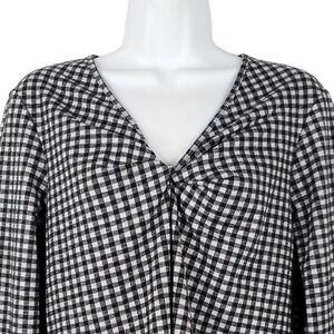 Old Navy Womens Top M Black White Twist V-Neck Long Sleeve Brushed Gingham Check